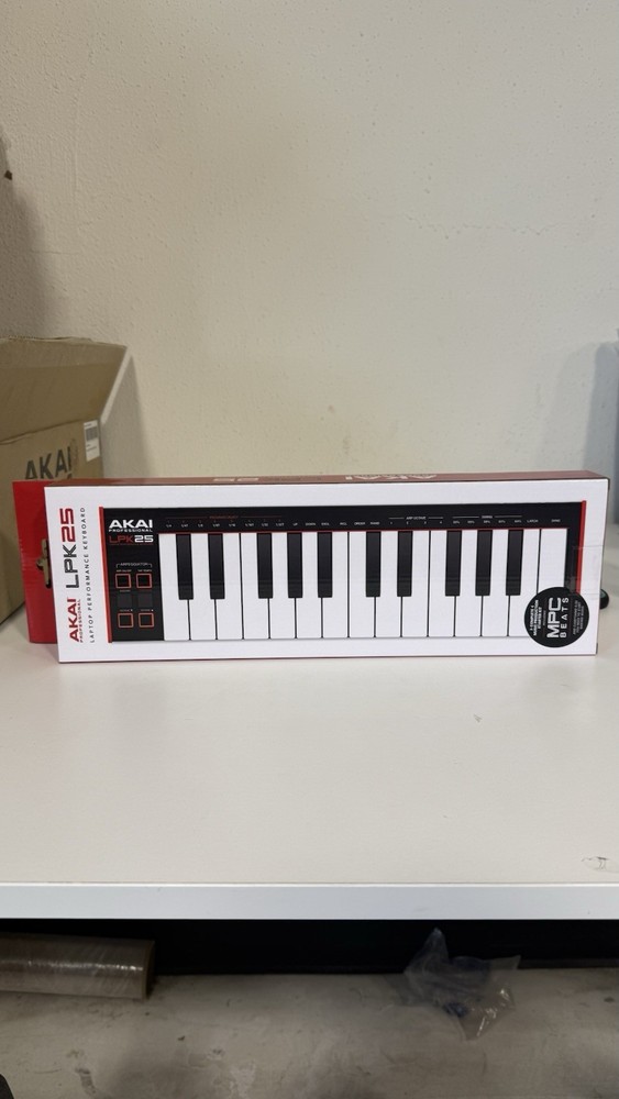 Akai Professional LPK25 MIDI Keyboard Controller 25 Synth Keys USB Arpeggiator