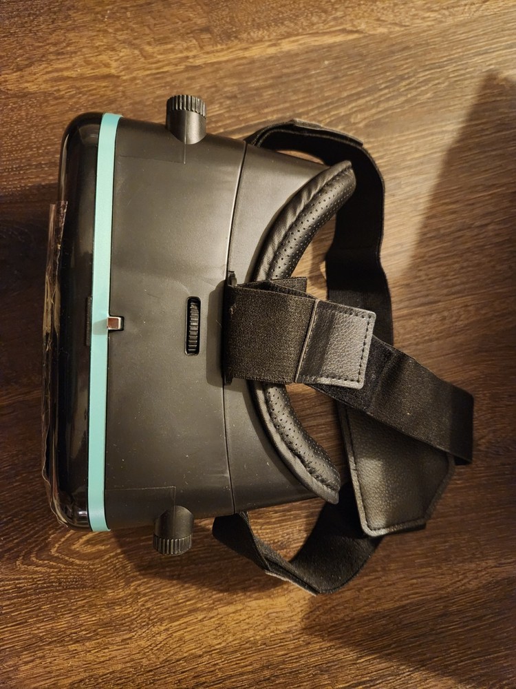 ReTrak Utopia 360 Degree 3D VR Headset Bundle Bluetooth Earbuds & Controller