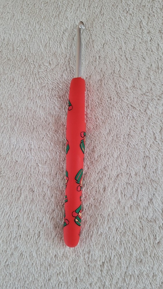 Preowned Bernard the Elf Wooble Ergonomic Crochet Hook