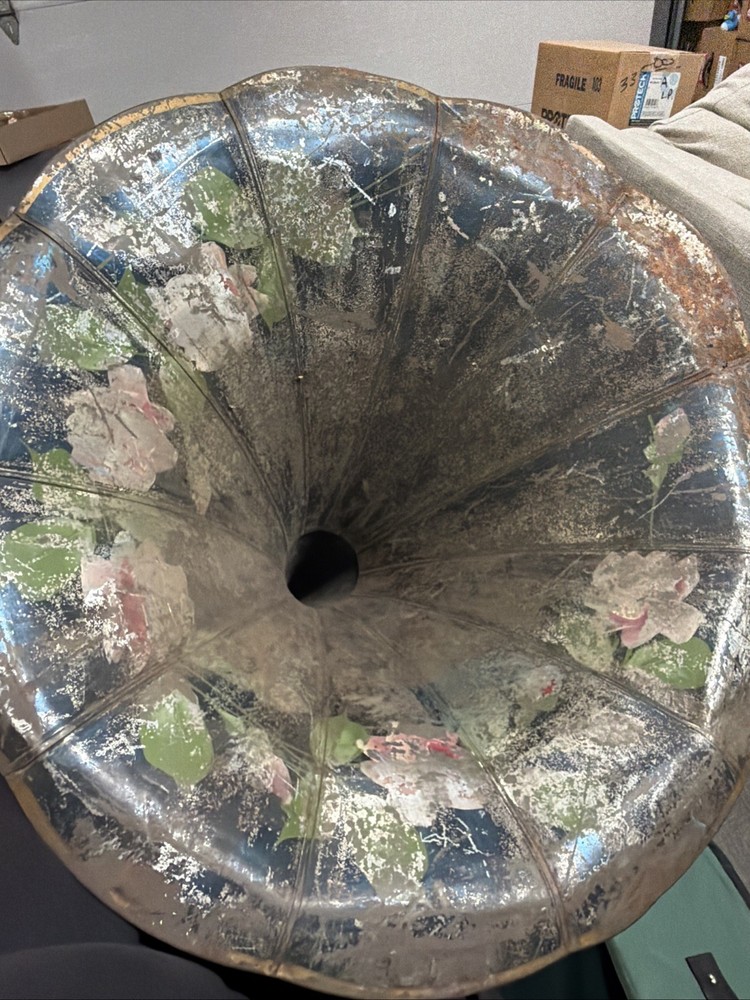 Medium Vintage Phonograph Horn