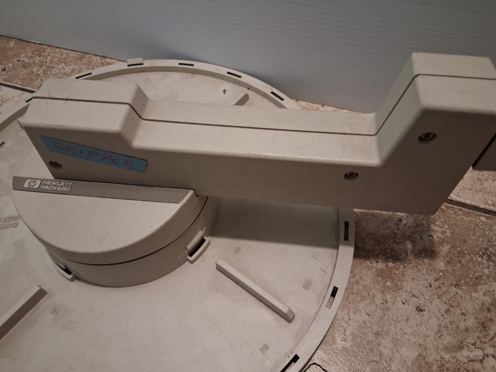 Hewlett Packard HP Autosampler 18596B as is untested