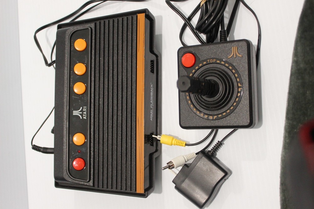 Atari Flashback Classic Game Console D10610 Tested Working