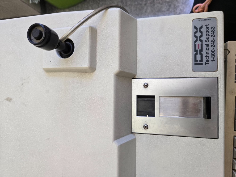 IDEXX vetTest 8008 Veterinary -Chemistry Analyzer