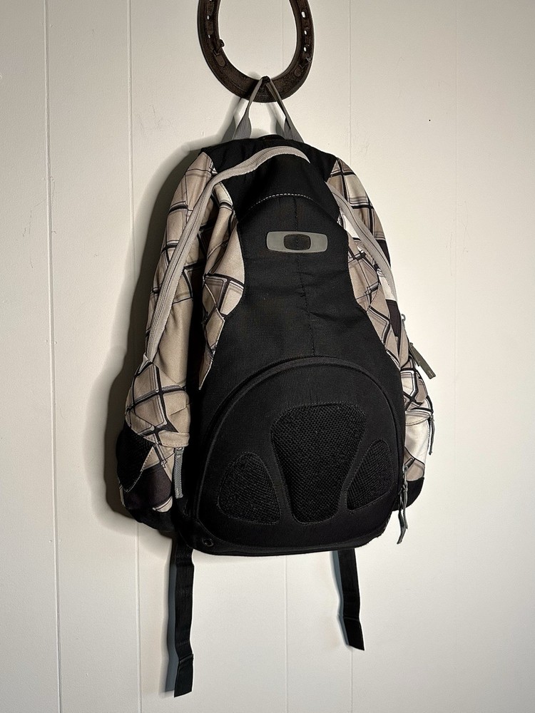 Late 2000’s Y2K Oakley Beige Mod 5 Speed Hardshell Backpack