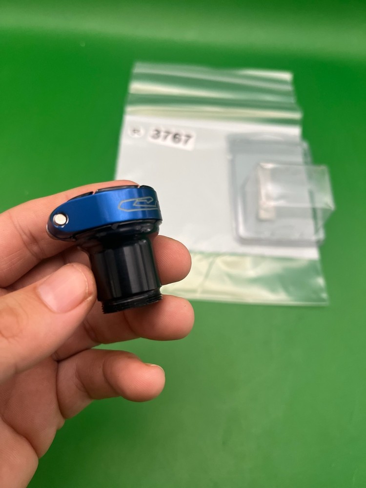 CCM Feedneck Angel Thread