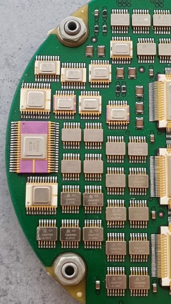 Hybrid electronic module functional computing and processing board.