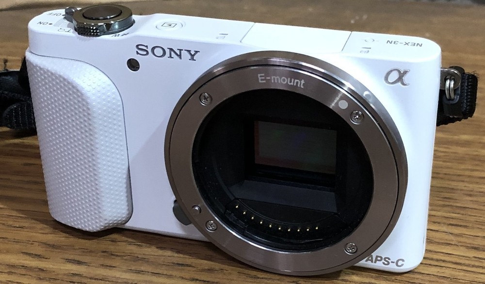 Sony Alpha NEX-3N Mirrorless Digital Camera - Untested