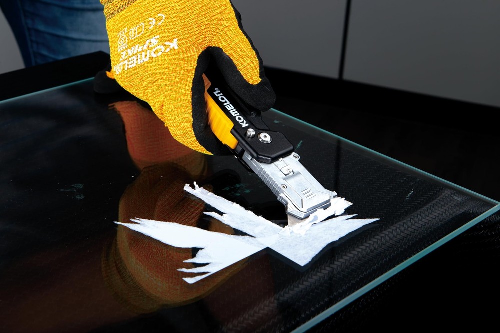 Folding 2-N-1 Utility Knife & Scraper