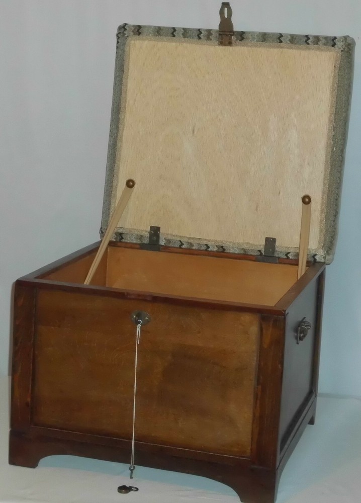 Little Brownie Ottoman/ Storage Box (Primitive)
