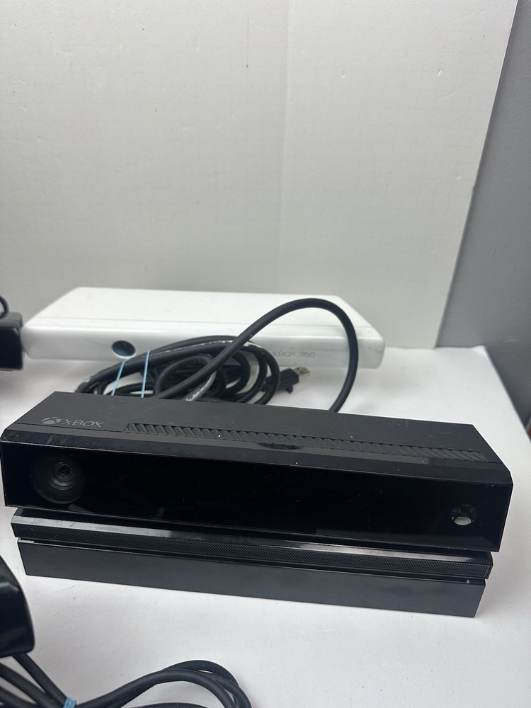 Lot of 7 Microsoft XBOX 360 Kinect Sensor Motion & Voice Control Camera Untested