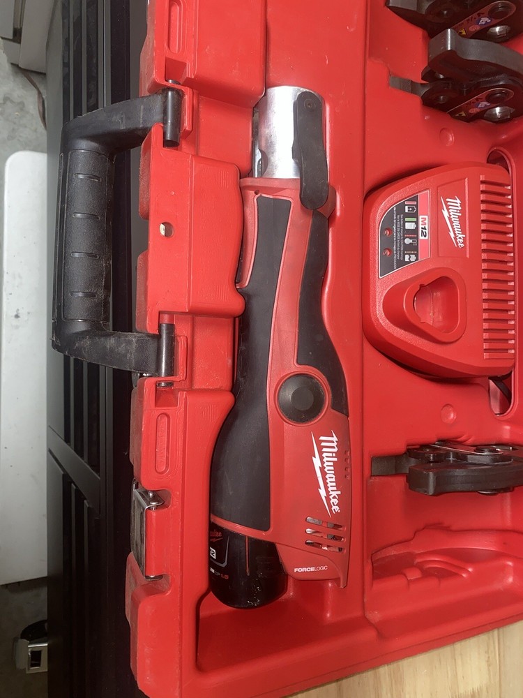 Milwaukee M12 Force Logic Press Tool Kit (2473-22)