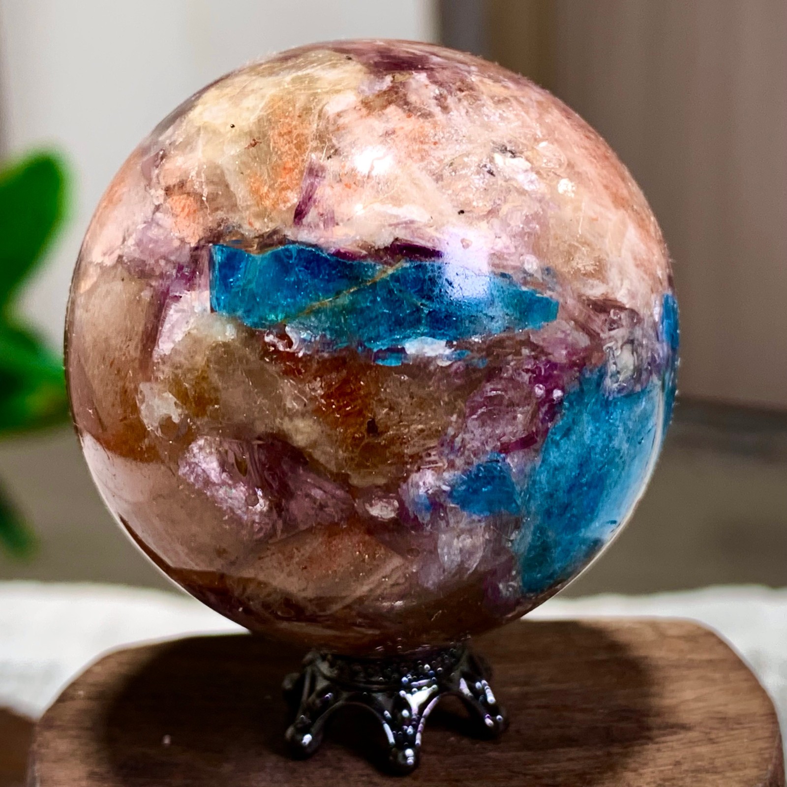 114G Natural Blue Aptite +Sun Stone purple lepidolite Sphere mineral sample