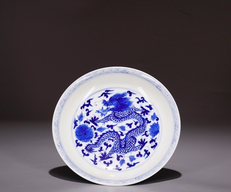 7.6'' Kangxi Marked Blue white Porcelain dragon loong beast Tray Dish Plate