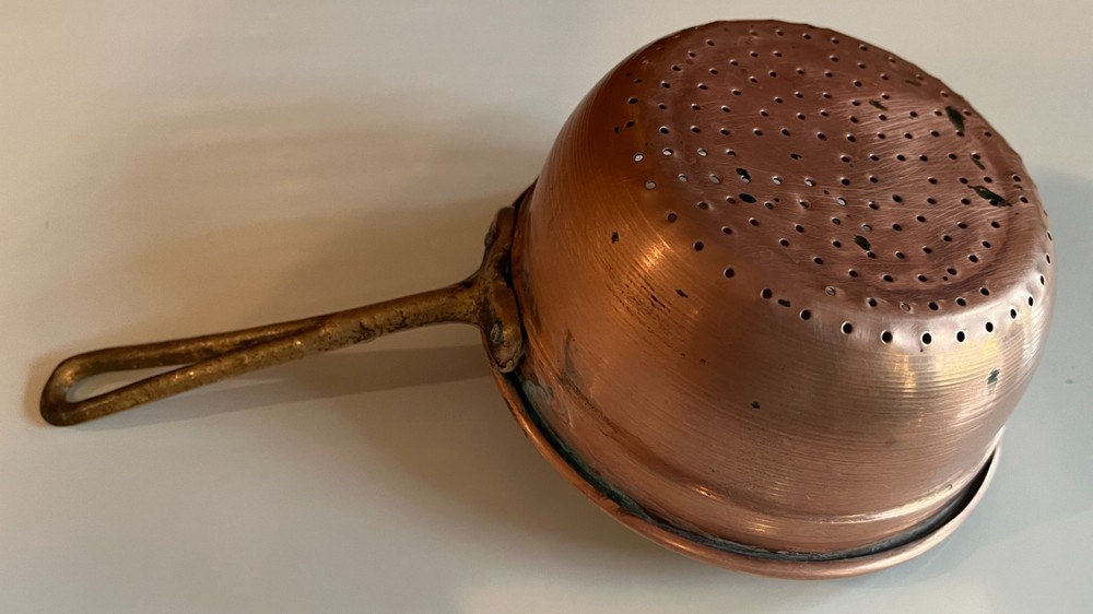 Solid Copper colander w/brass handle. 5" diameter 9"L