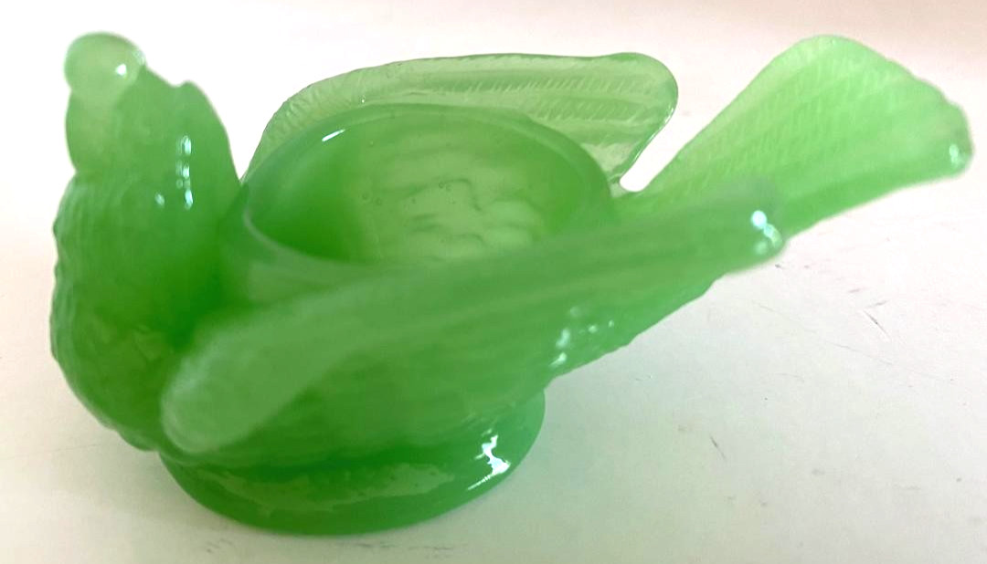 VTG Degenhart Green Jadite Bird w/ Berry Salt Dip/Cellar ~ EUC