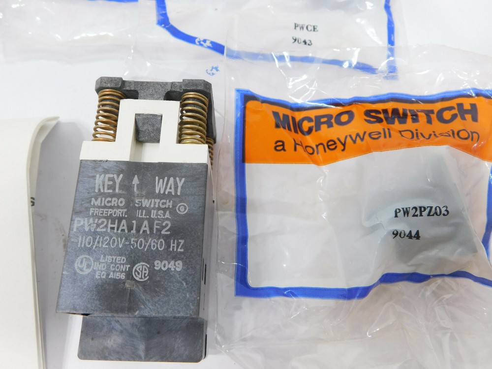 Honeywell Microswitch IPW2HC4DF2DE Amber Pilot Light Kit PW2HA1AF2
