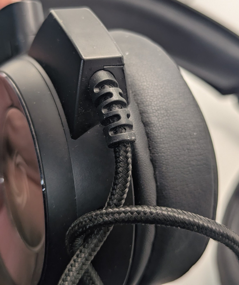 AVerMedia SonicWave GH337 USB Input Black Gaming Headset Tested Cleaned