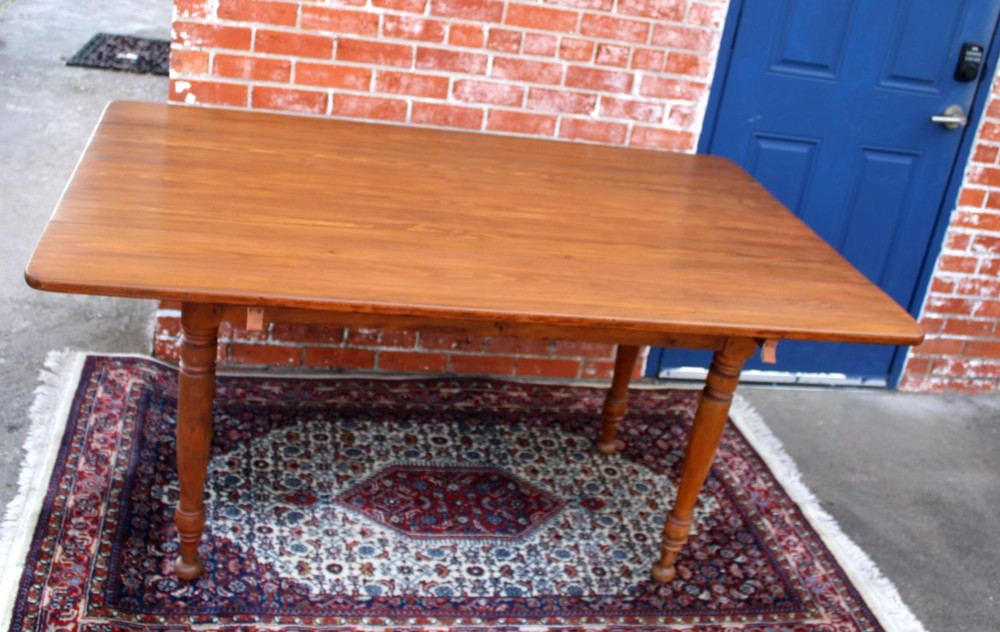 English Antique Pine Drop Leaf Table / Kitchen Table /Dining Table