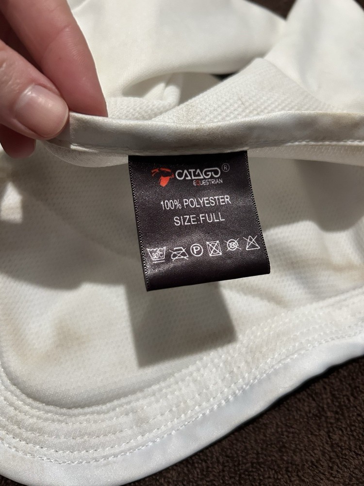 Catago Attitude Bonnet. White. Full
