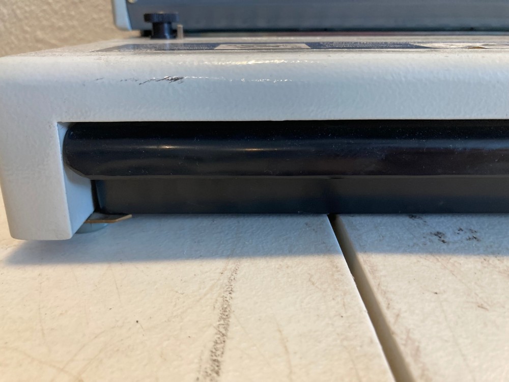 IBICO MODEL KOMBO BINDING MACHINE (PSM104)