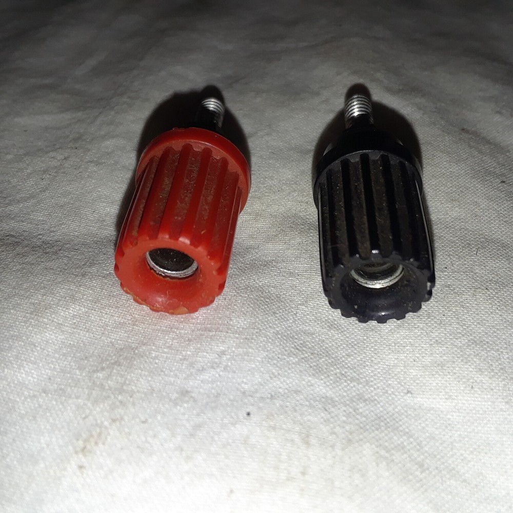 Binding Posts - Screw + Terminal, Will Hold Wire or Banana Plug