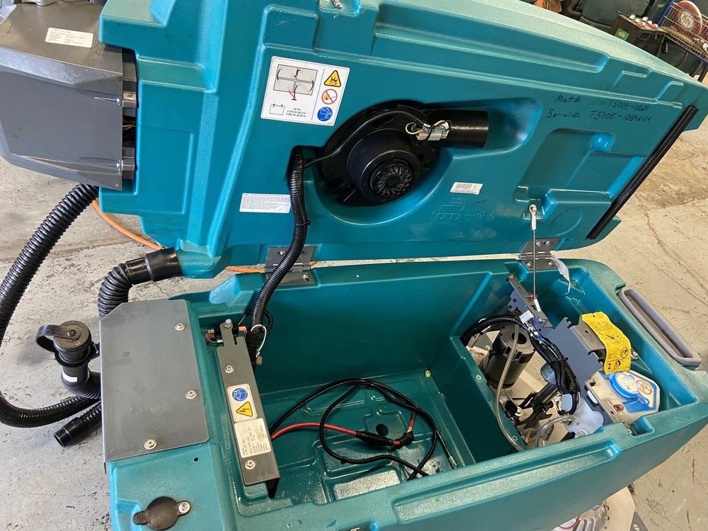 Tennant T500e 32" Disk Floor Scrubber