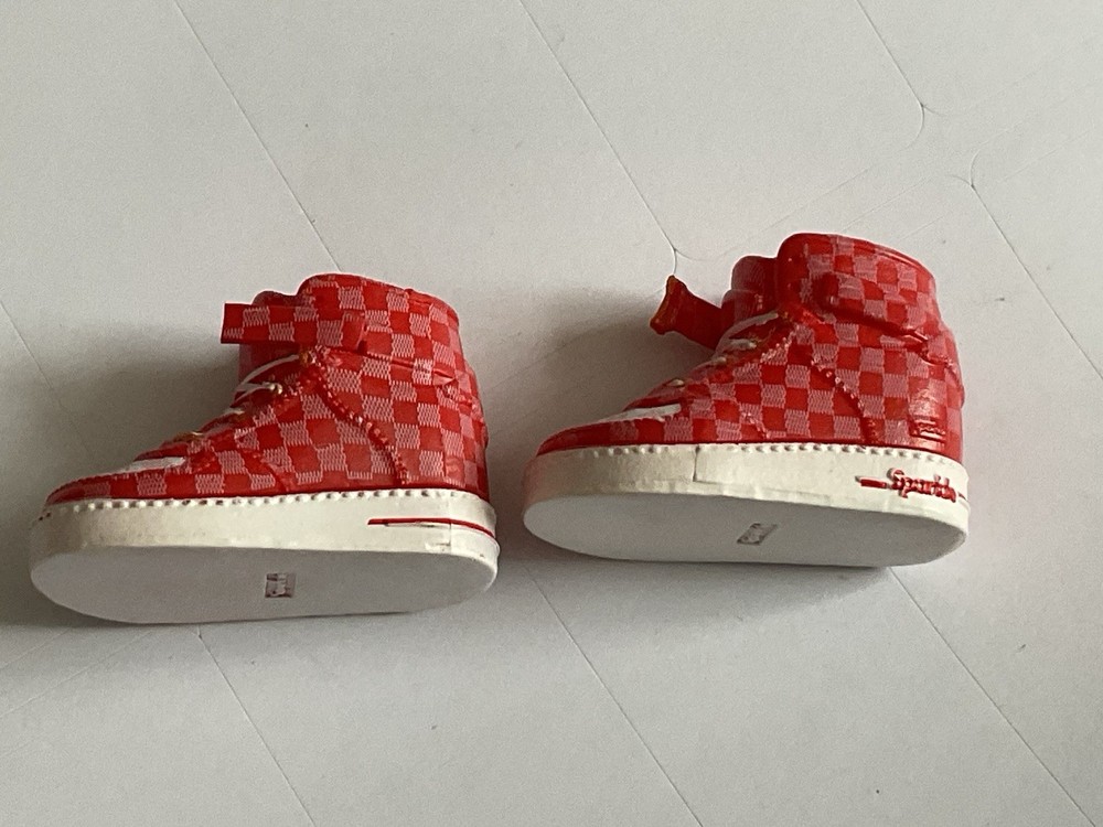 2022 Rainbow Junior High Ruby Anderson Sneakers