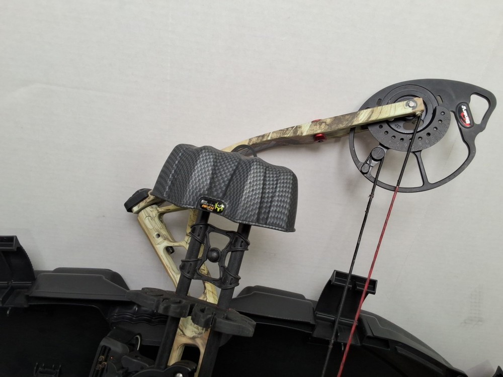 Bowtech Fuel Left Hand adjustable poundage compound bow- NEEDS STRUNG FRAME ONLY