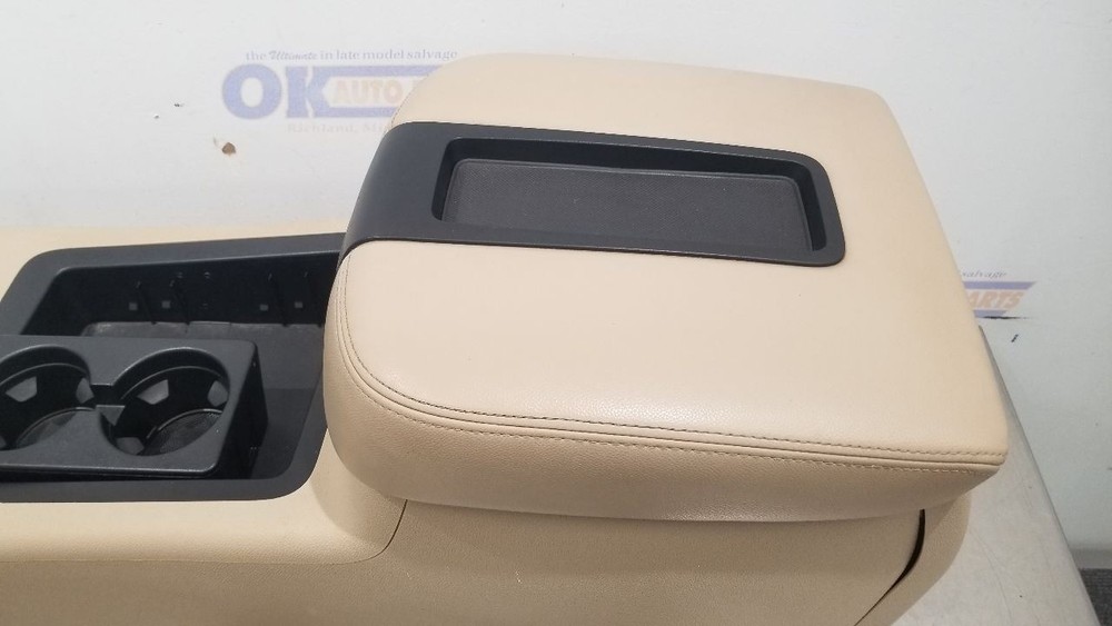 08 CHEVY SILVERADO 3500 FRONT CENTER FLOOR CONSOLE ASSEMBLY TAN