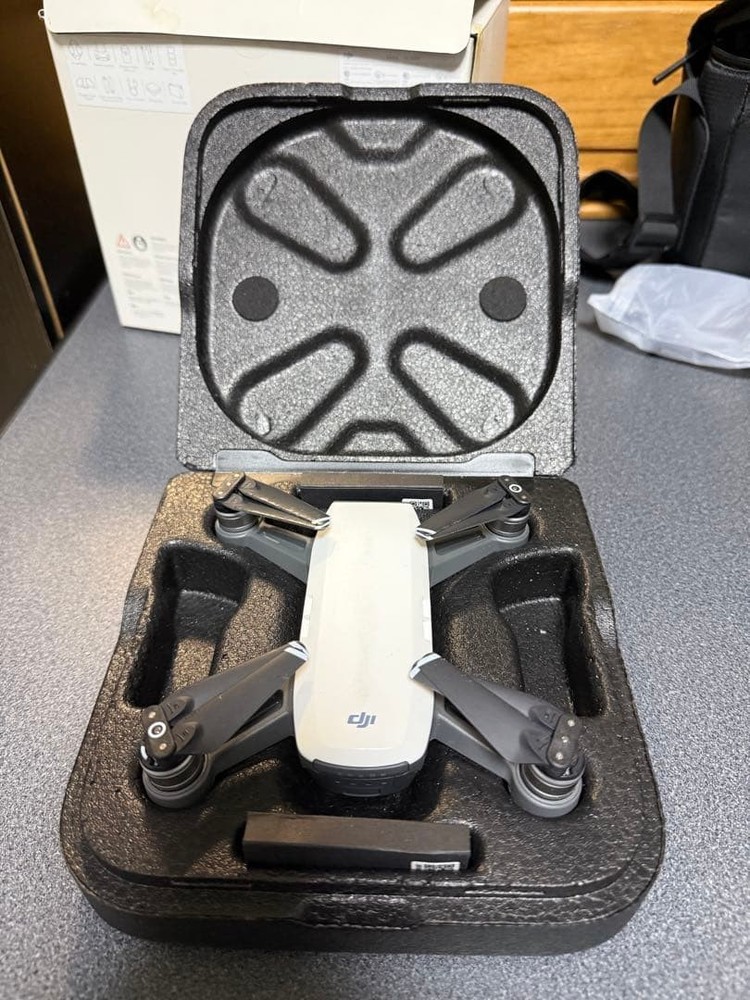 Dji Spark Drone Full Set White Quadcopter With Camera Controller Battery (Needs
