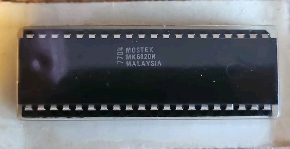 Mostek MK682ON Integrated Circuit