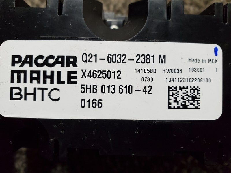 Paccar A/C Temperature Controls Q21-6032-2381 off a 2020 Pete - FREE SHIPPING