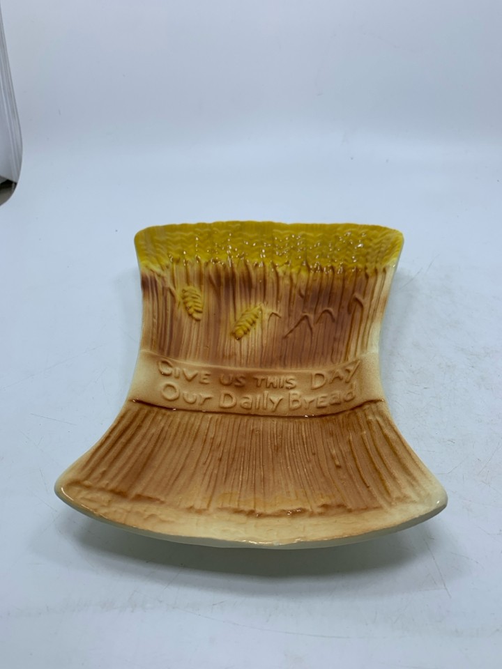 VTG CERAMIC GIVE US THIS DAY WHEAT BUNCH BREAD SERVER.