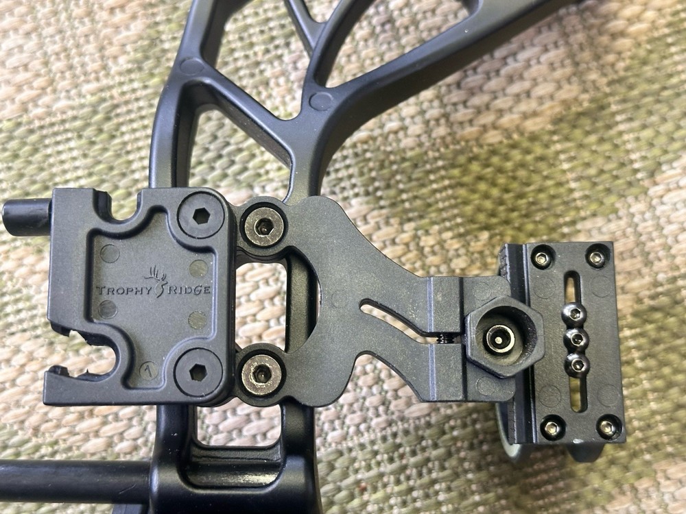 Bear Scout Compound Bow RH 50lb 29 3/4”