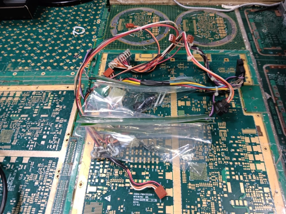 Radio Shack TRS-80 Model 4P EXACT INNER CABLES & SOME SCREWS w/BUTTONS-UNTESTED