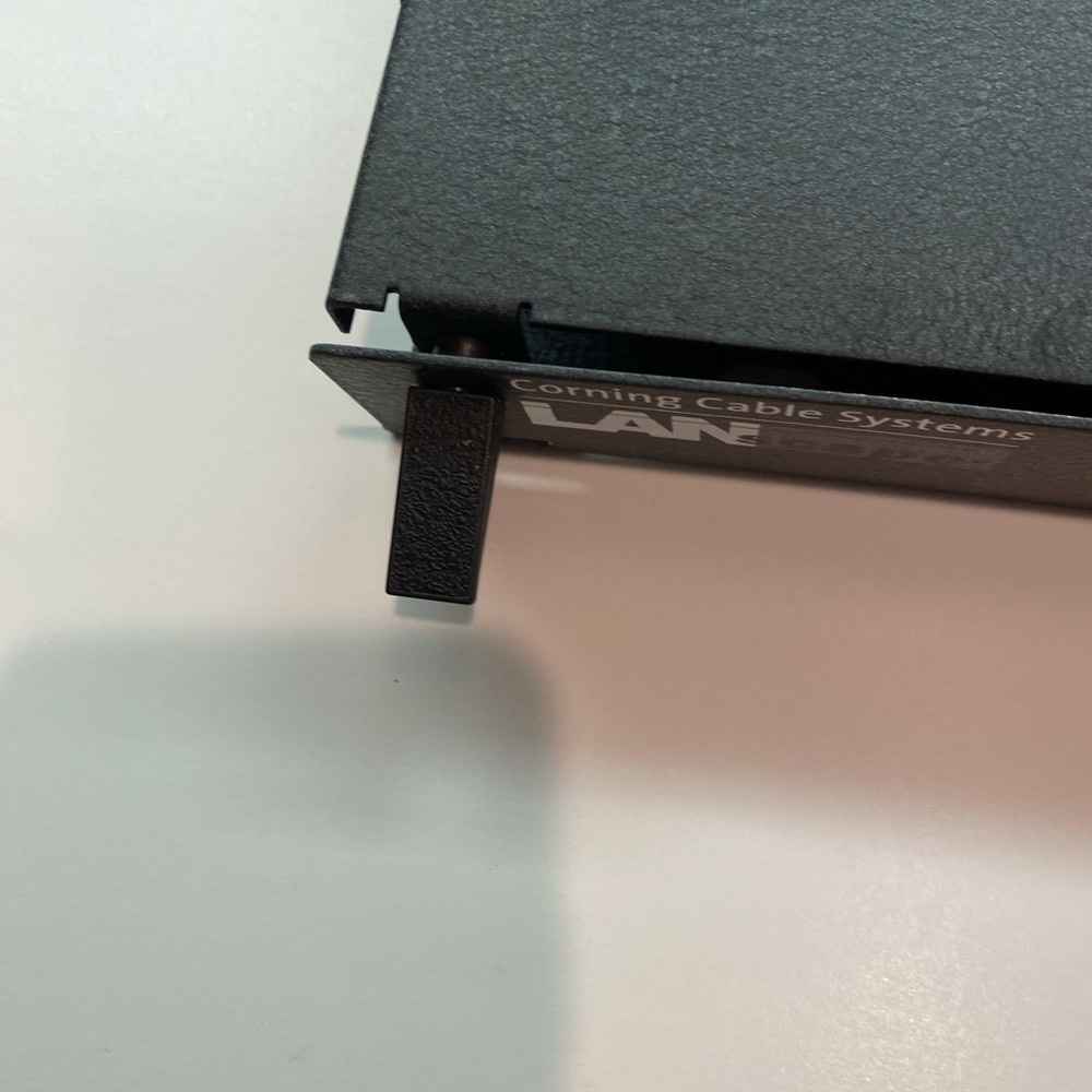 CORNING CCH-01U CABLE SYSTEM LANSCAPE with CONNECTOR HOUSING PANEL & Ears