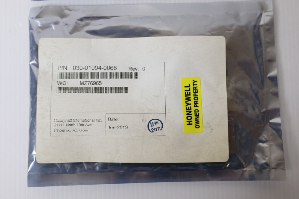 Bendix King 030-01094-0068 Connector (NEW - 3 Available)