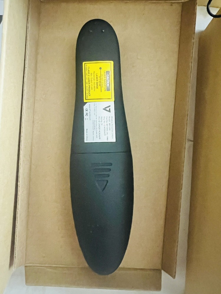 V7 WP1000-24G Professional Wireless Presenter with Laser Pointer and microS