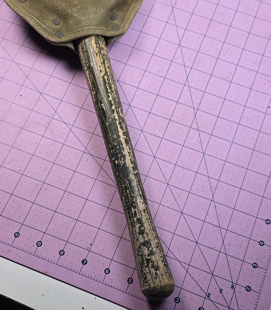 ORIGINAL WWII US ARMY M1943 COMBAT FIELD FOLDING SHOVEL - DATED 1945 AMES