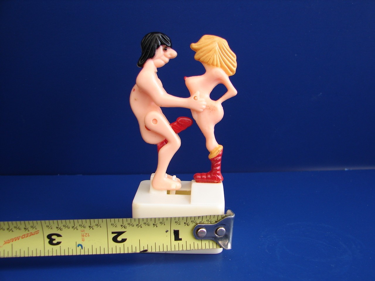 Vintage 1999 Adult Novelty Wind Up Action FUN LOVING COUPLE Toy Pipeline Product