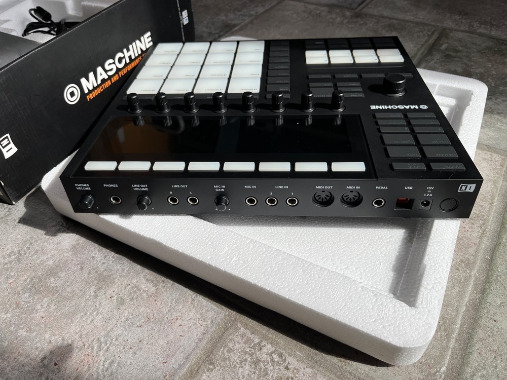 Native Instruments Maschine MK3 USB Audio+MIDI Interface System, Watch Video!