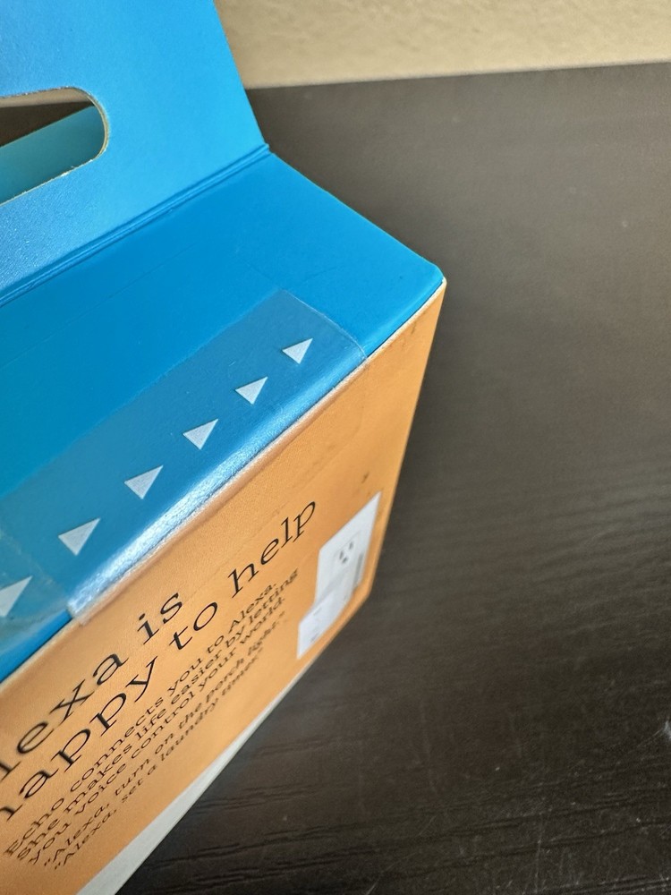 Sealed AMAZON "ECHO FLEX" Alexa Plug-In Smart Speaker (Bluetooth