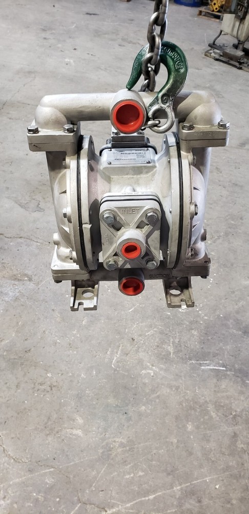 SANDPIPER DIAPHRAGM PUMP