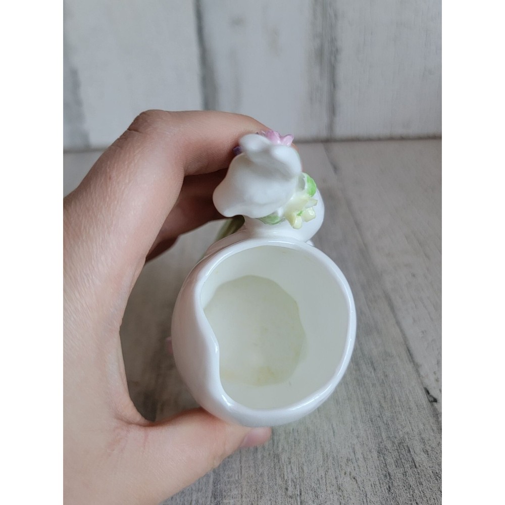 Ceramic white bunny Easter egg holder figure home decor