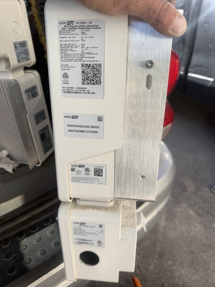 SolarEdge HD Wave SE7600H-US Rapid Shutdown System, DC Safety Switch, 7600W
