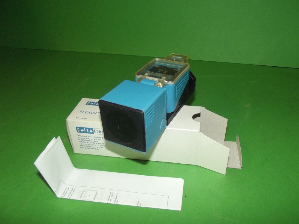 FLEXOR Pulsotronic 9883-2500 NPN 40mm Inductive sensor.