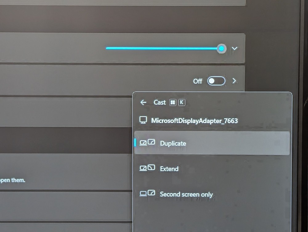 Microsoft 4K Wireless Display Adapter Model 1942 Tested & Working