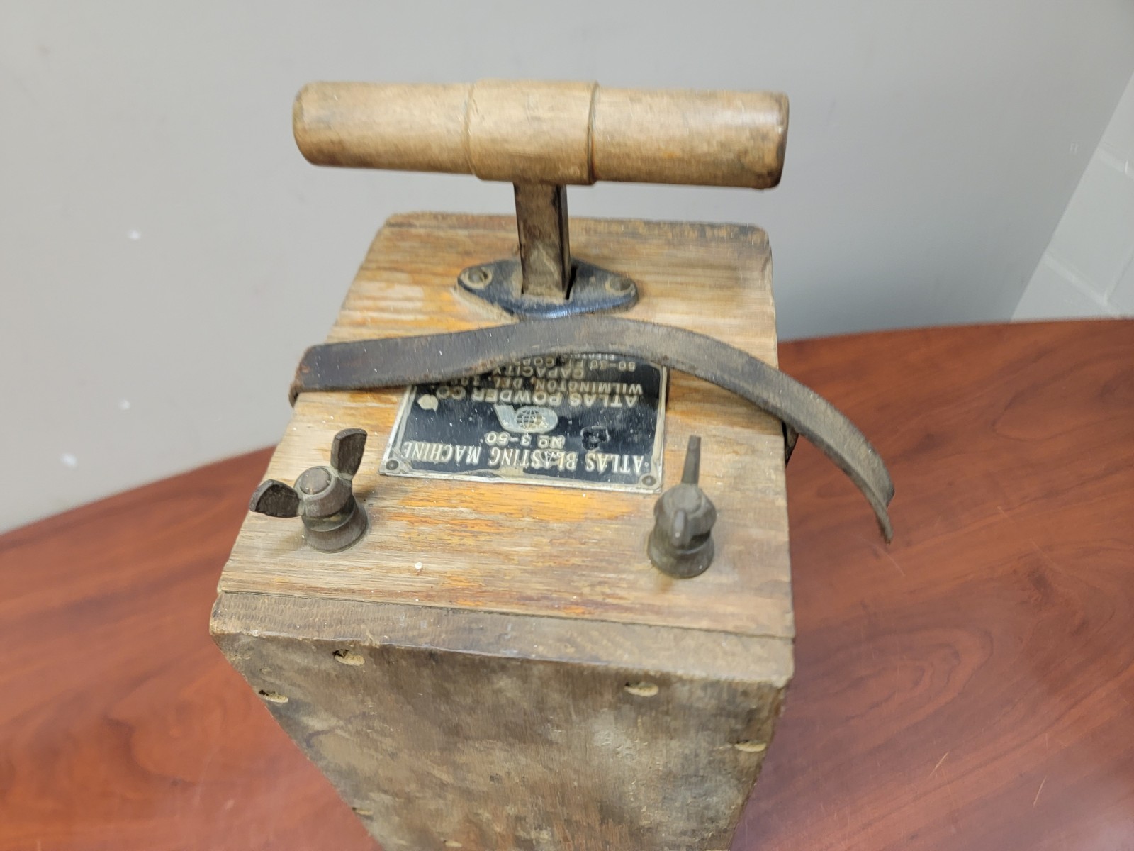 Antique ATLAS Dynamite Blasting Machine No. 3-50 Mining Detonator Plunger Box