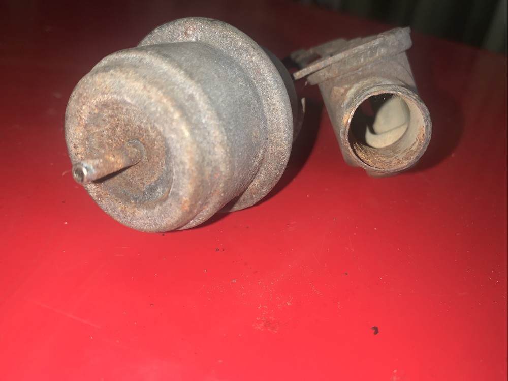 vintage control valve 2973181