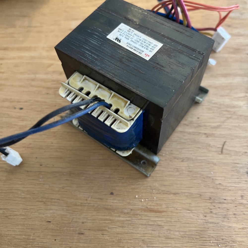 DB-E186-8551A Power transformer